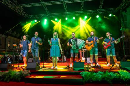 Največji etnološki festival v Sloveniji Dnevi narodnih noš in oblačilne dediščine v Kamniku že enainpetdesetič  (36)